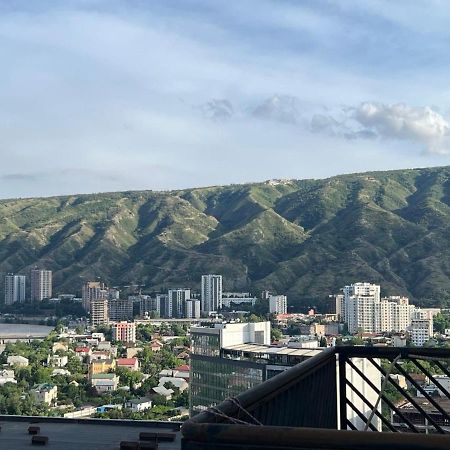 Hotel Sky Room Tbilisi Buitenkant foto